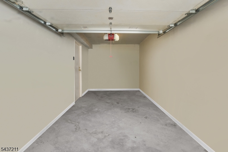 3701 Park Place Springfield, NJ 07081 - Photo 32 of 38 an empty view of a hallway