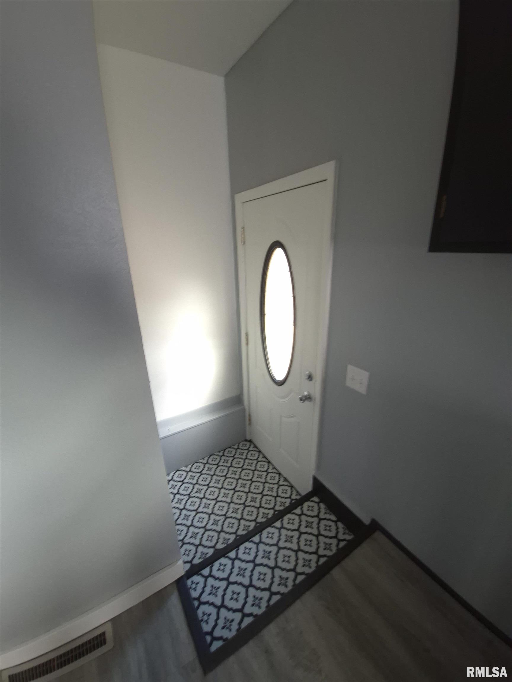 20 South Peach Street Du Quoin, IL 62832 - Photo 13 of 22