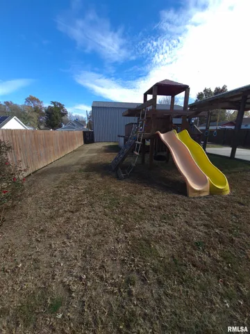 $175,000 | 20 South Peach Street, Du Quoin, IL 62832