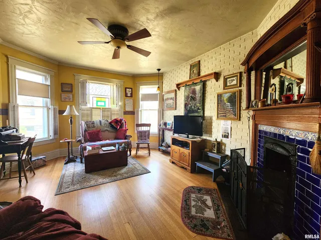 $189,000 | 122 West South Street, Geneseo, IL 61254