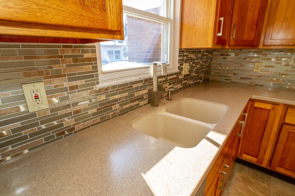 849 Canyon Road Indianapolis, IN 46217 - Photo 14 of 38 Gallery Image 14