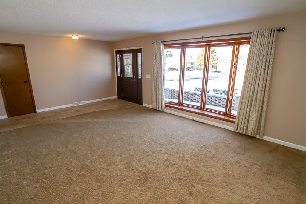 849 Canyon Road Indianapolis, IN 46217 - Photo 9 of 38 Gallery Image 9
