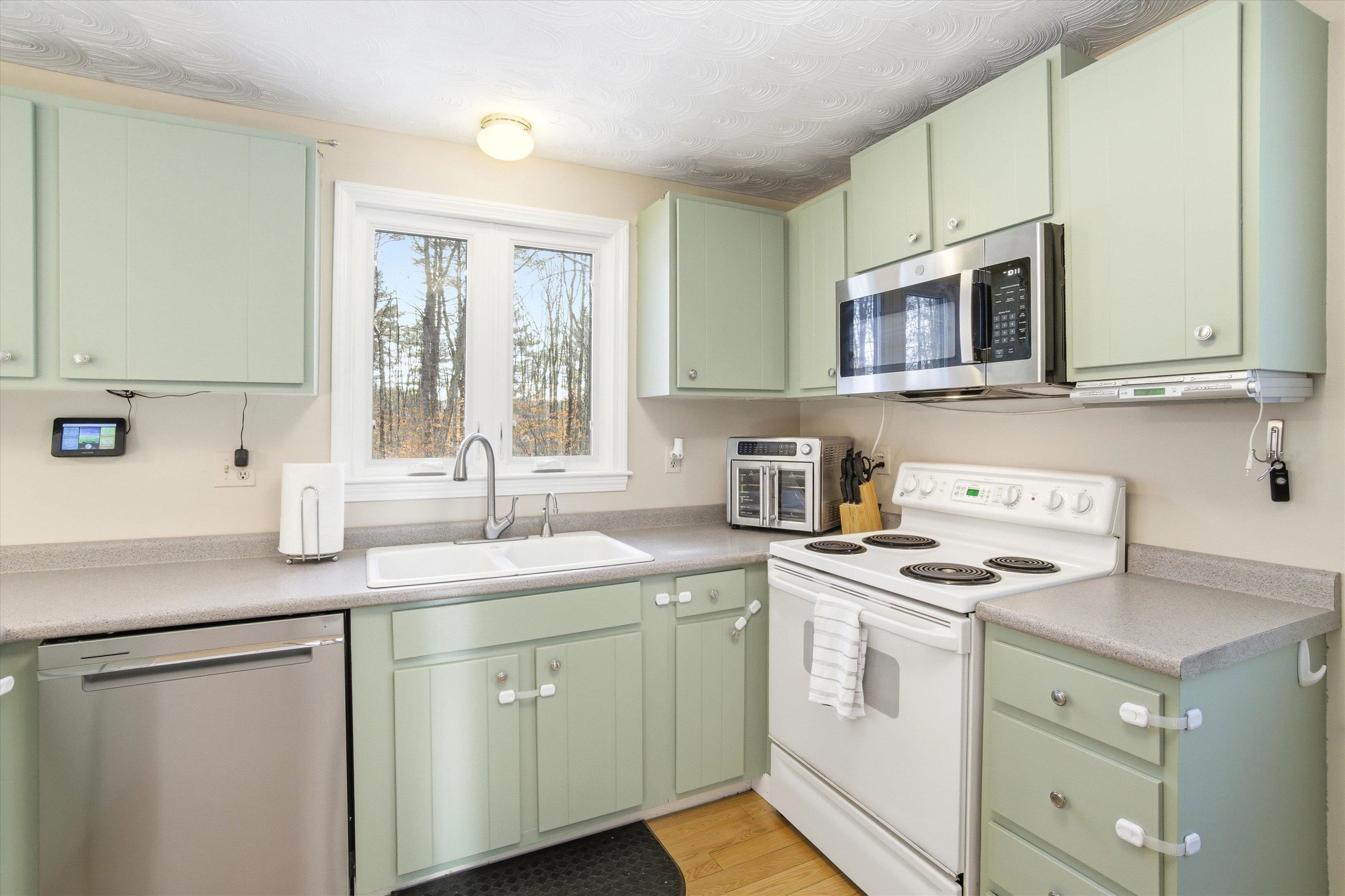 465 Clinton Street Concord, NH 03301 - Photo 12 of 50 Gallery Image 12