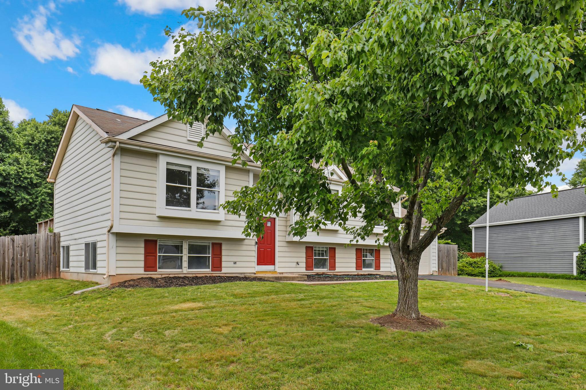 10328 Abbott Road Manassas, VA 20110 - Photo 4 of 44 Gallery Image 4
