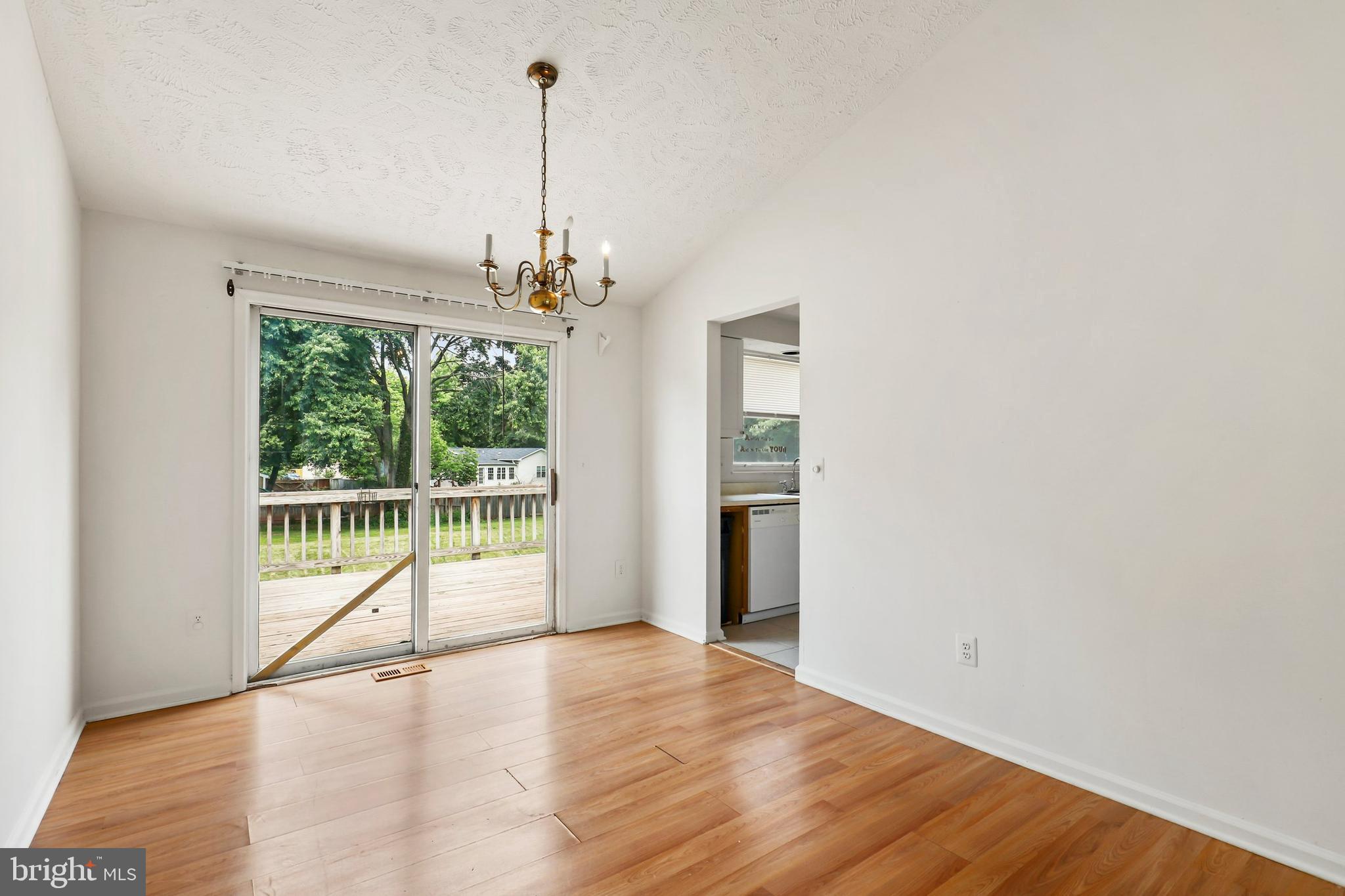 10328 Abbott Road Manassas, VA 20110 - Photo 10 of 44 Gallery Image 10