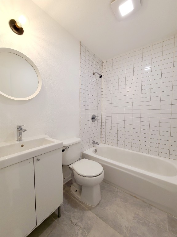 6216 Hogan Avenue Austin, TX 78741 - Photo 11 of 25 Guest Bathroom
