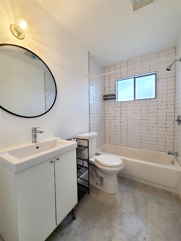 6216 Hogan Avenue Austin, TX 78741 - Photo 14 of 25 Master bathroom