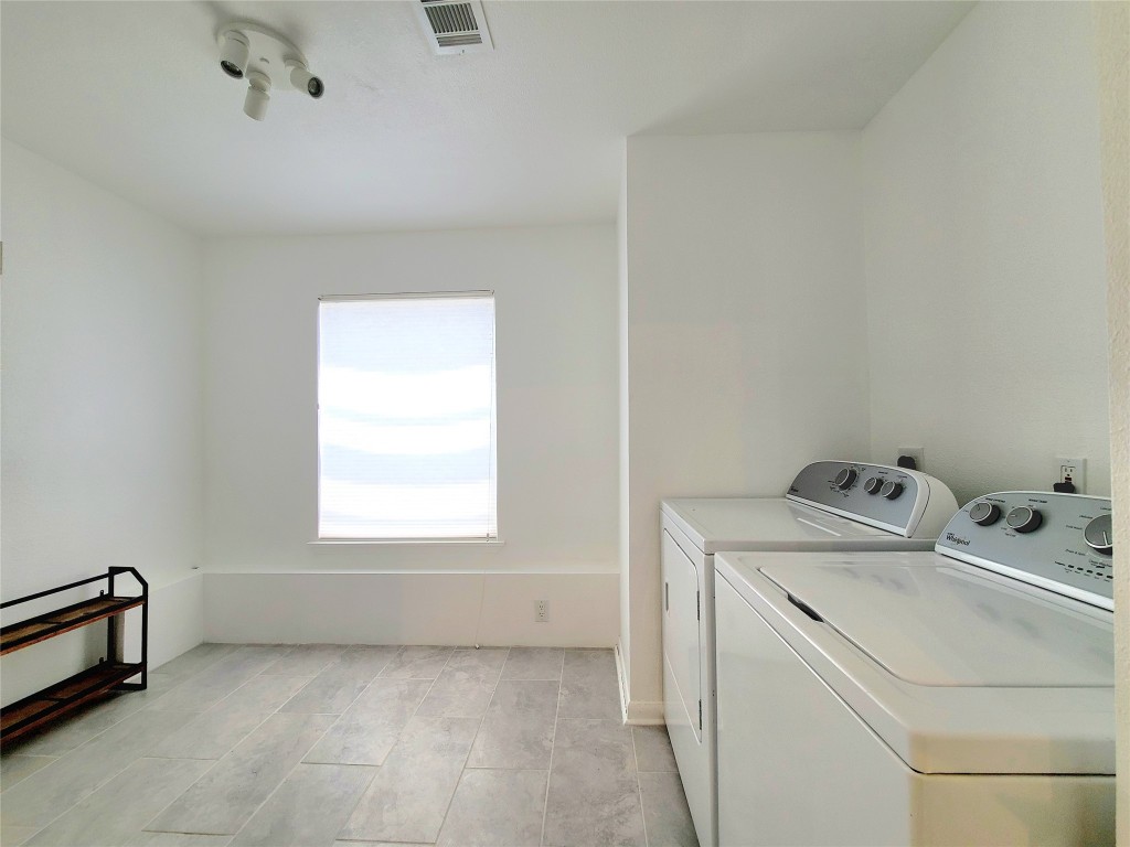 6216 Hogan Avenue Austin, TX 78741 - Photo 20 of 25 Looking into laundry room
