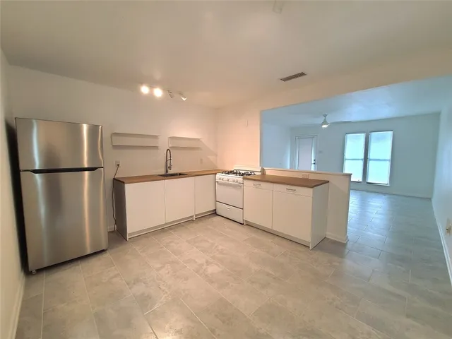 $1,700 | 6216 Hogan Avenue, Austin, TX 78741