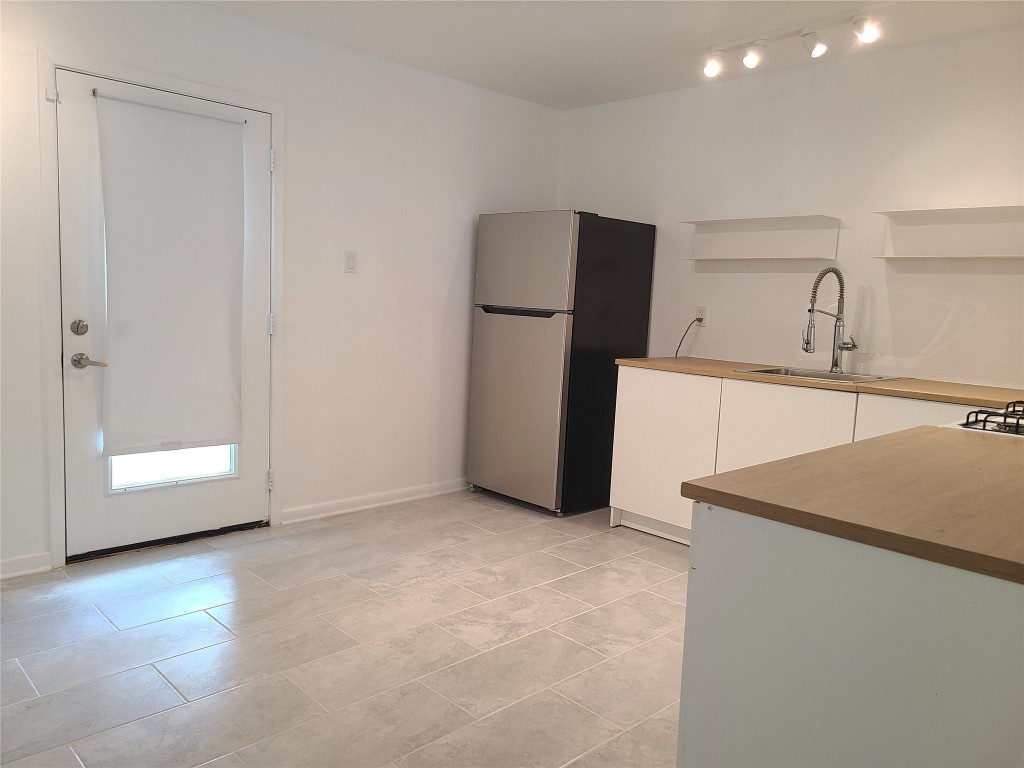 6216 Hogan Avenue Austin, TX 78741 - Photo 6 of 25 Back door