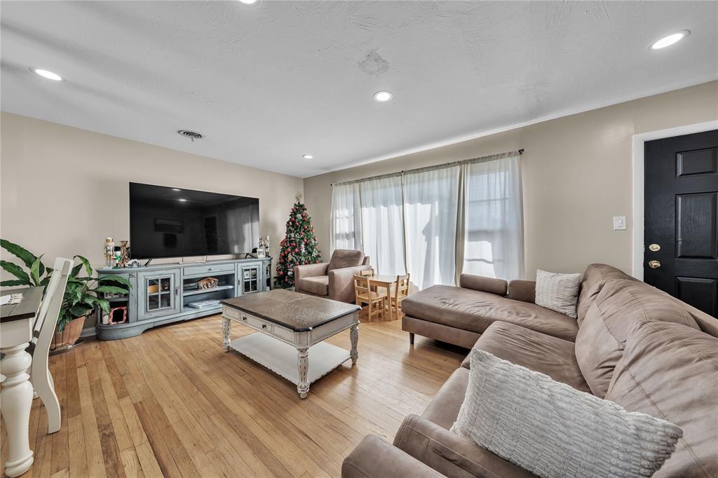 100 Rosedale Avenue Keene, TX 76059 - Photo 11 of 40