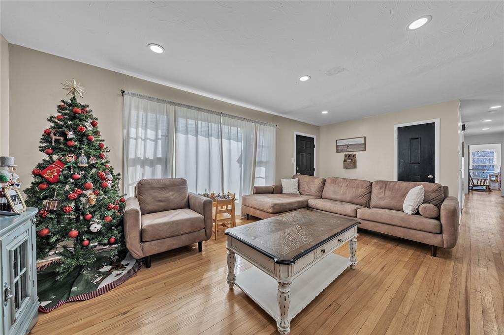 100 Rosedale Avenue Keene, TX 76059 - Photo 12 of 40