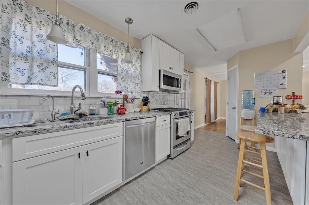 100 Rosedale Avenue Keene, TX 76059 - Photo 23 of 40