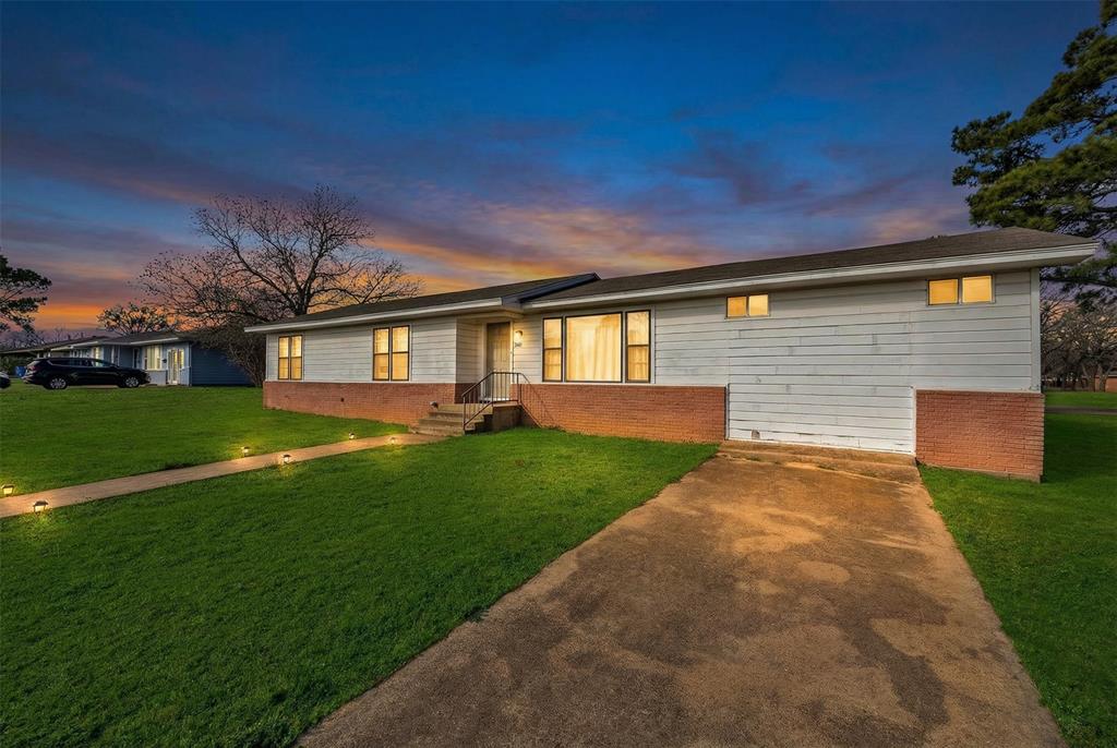 100 Rosedale Avenue Keene, TX 76059 - Photo 3 of 40