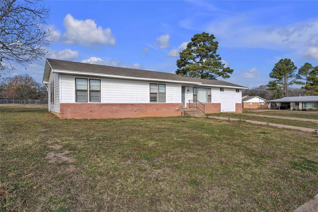 100 Rosedale Avenue Keene, TX 76059 - Photo 5 of 40