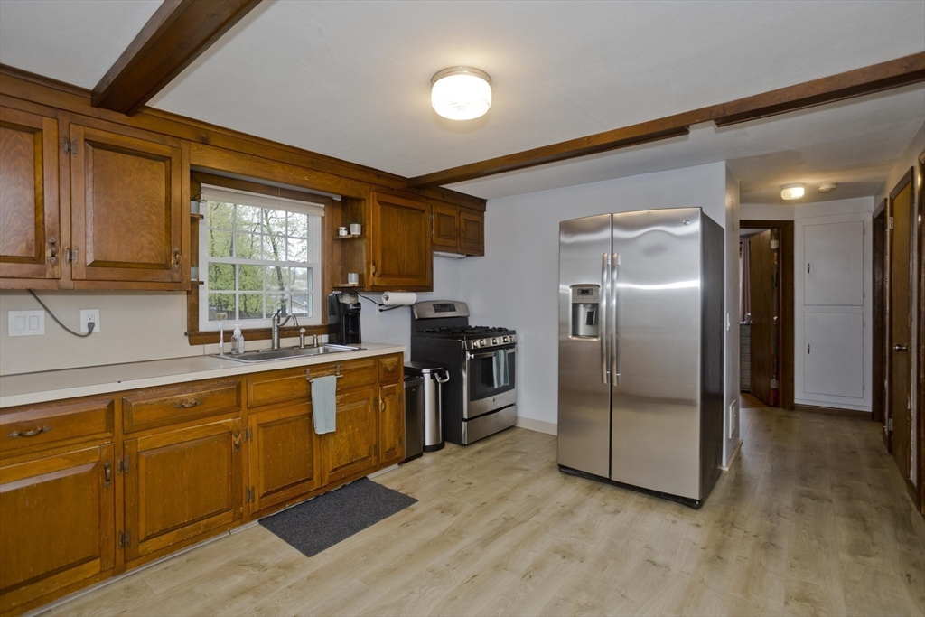 23 Rogers Road East Longmeadow, MA 01028 - Photo 4 of 42 Gallery Image 4