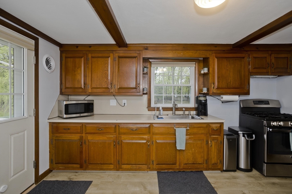 23 Rogers Road East Longmeadow, MA 01028 - Photo 6 of 42 Gallery Image 6