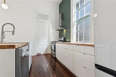 $2,900 | 3134 Burgundy Street, New Orleans, LA 70117