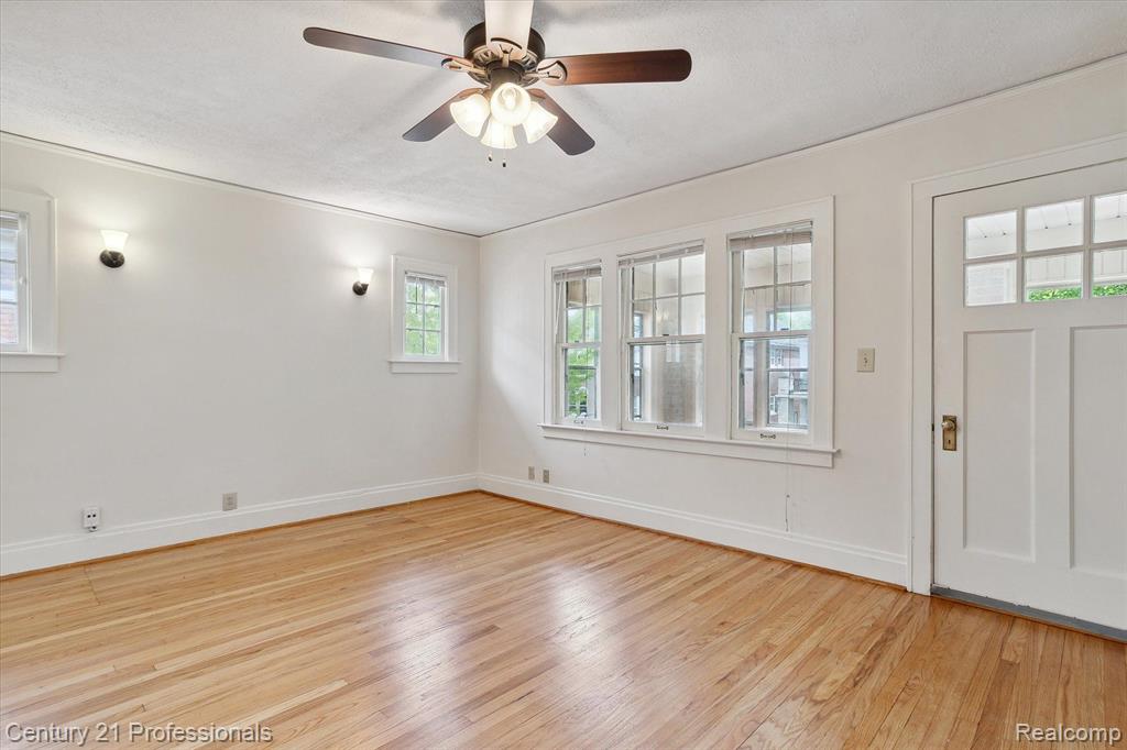 949 Nottingham Road Grosse Pointe Park, MI 48230 - Photo 19 of 56