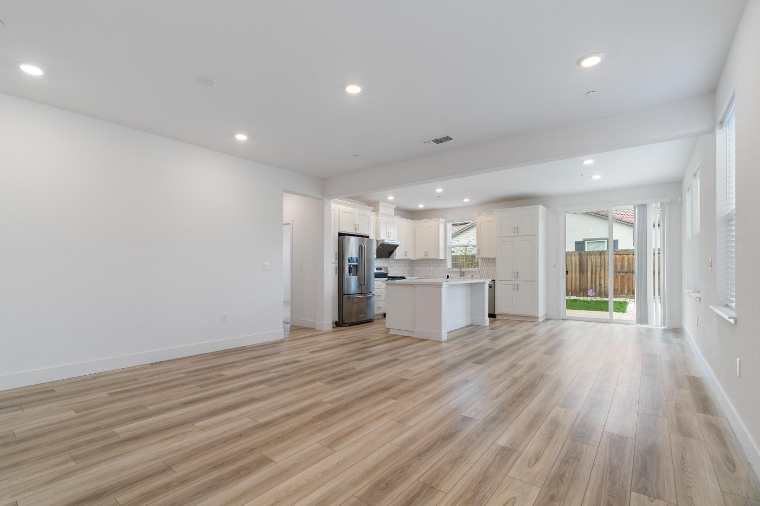 8333 Kyler Road Elk Grove, CA 95757 - Photo 11 of 42