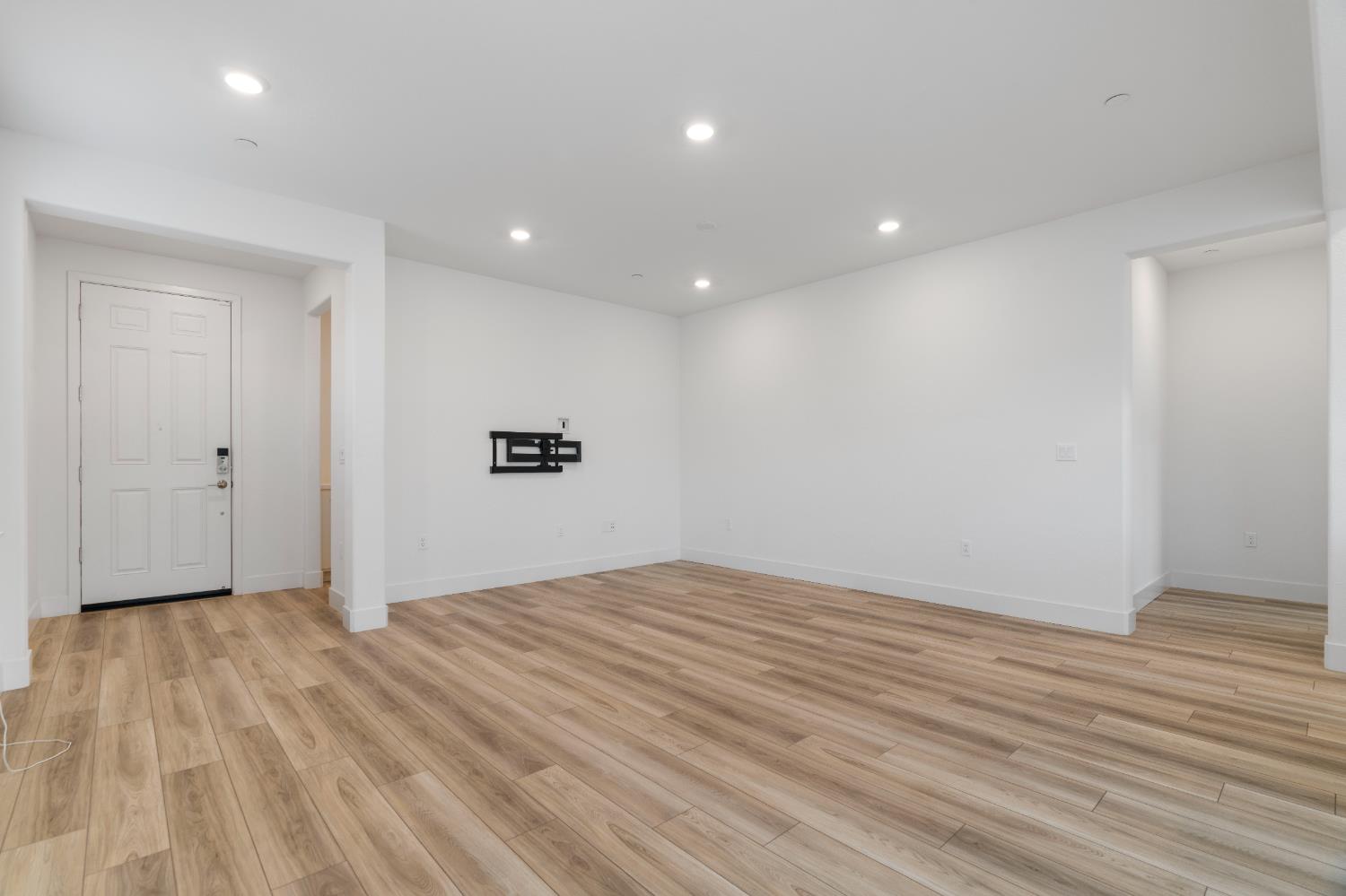 8333 Kyler Road Elk Grove, CA 95757 - Photo 12 of 42