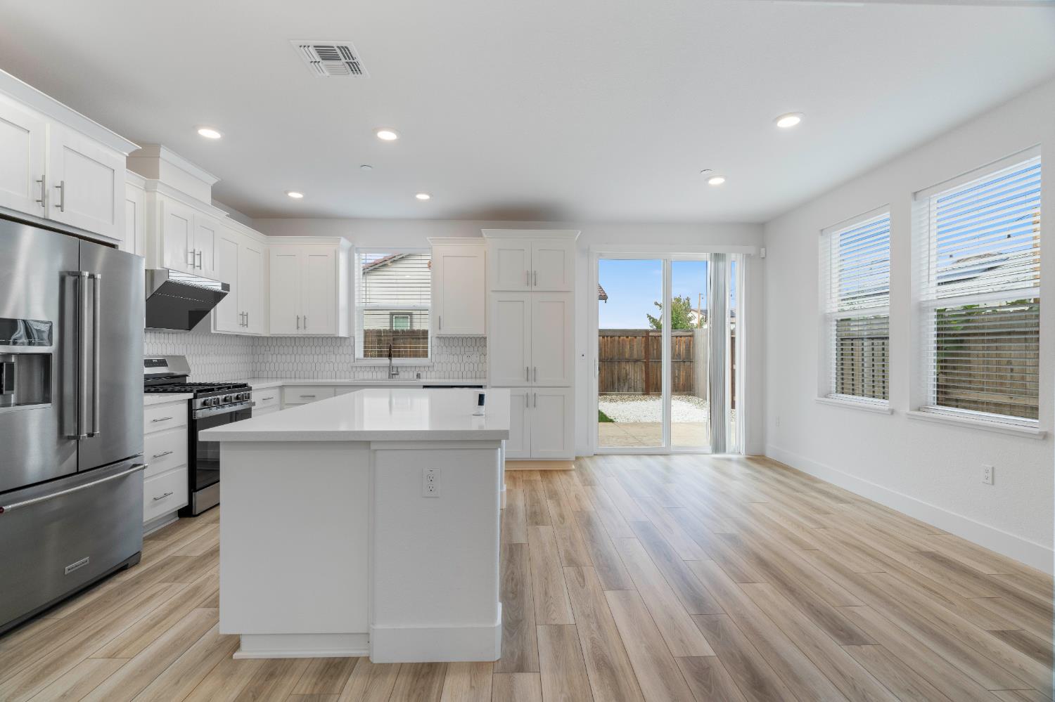 8333 Kyler Road Elk Grove, CA 95757 - Photo 14 of 42