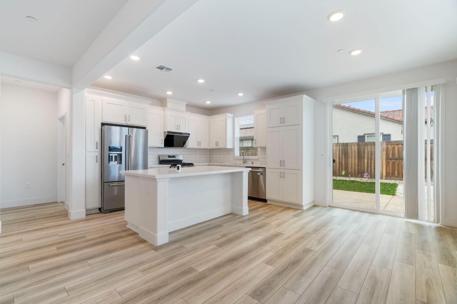 8333 Kyler Road Elk Grove, CA 95757 - Photo 15 of 42