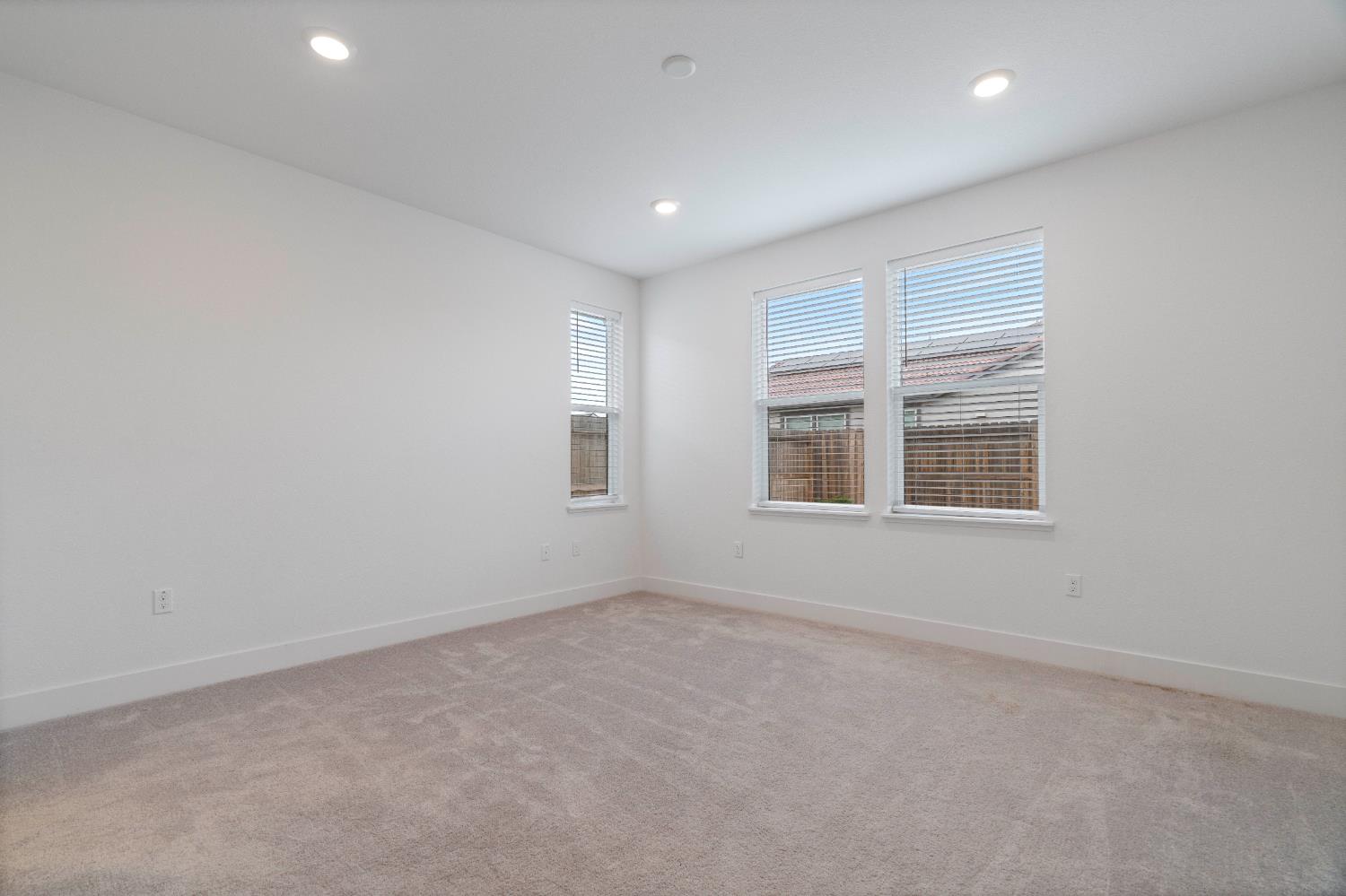 8333 Kyler Road Elk Grove, CA 95757 - Photo 18 of 42