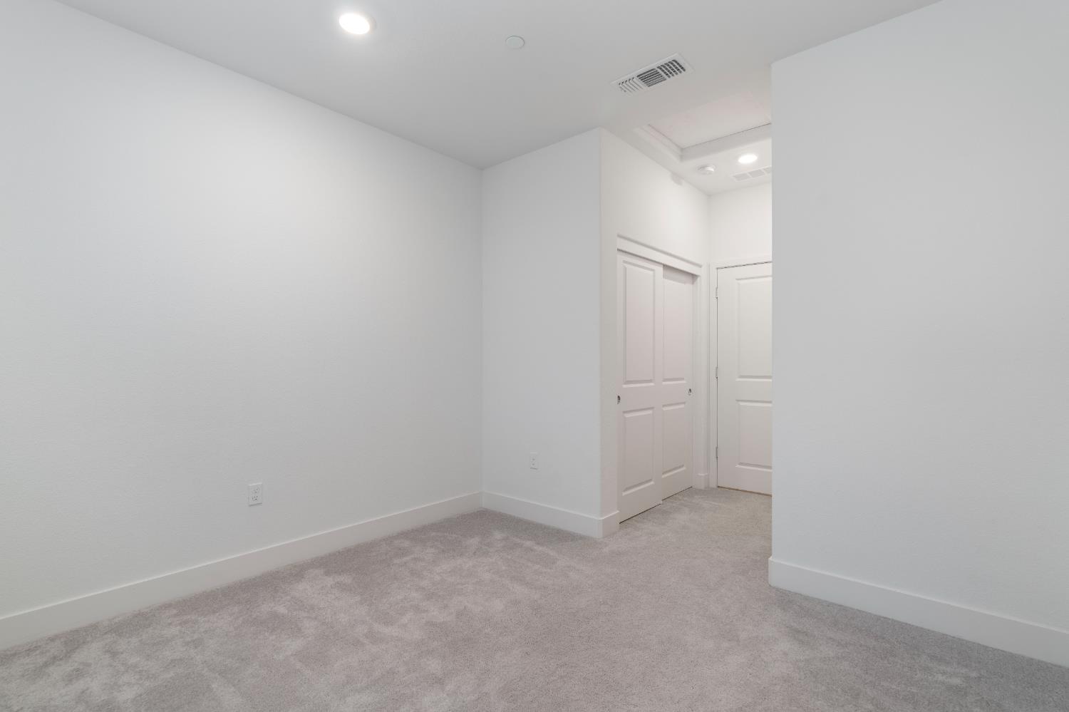 8333 Kyler Road Elk Grove, CA 95757 - Photo 25 of 42