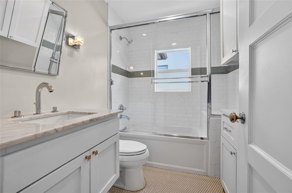 4009 Prescott Avenue Dallas, TX 75219 - Photo 28 of 39 Upstairs bathroom fully updated