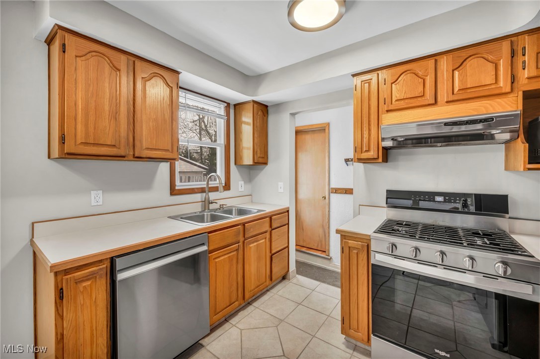 1767 Bellingham Road Cleveland, OH 44124 - Photo 12 of 27 Gallery Image 12