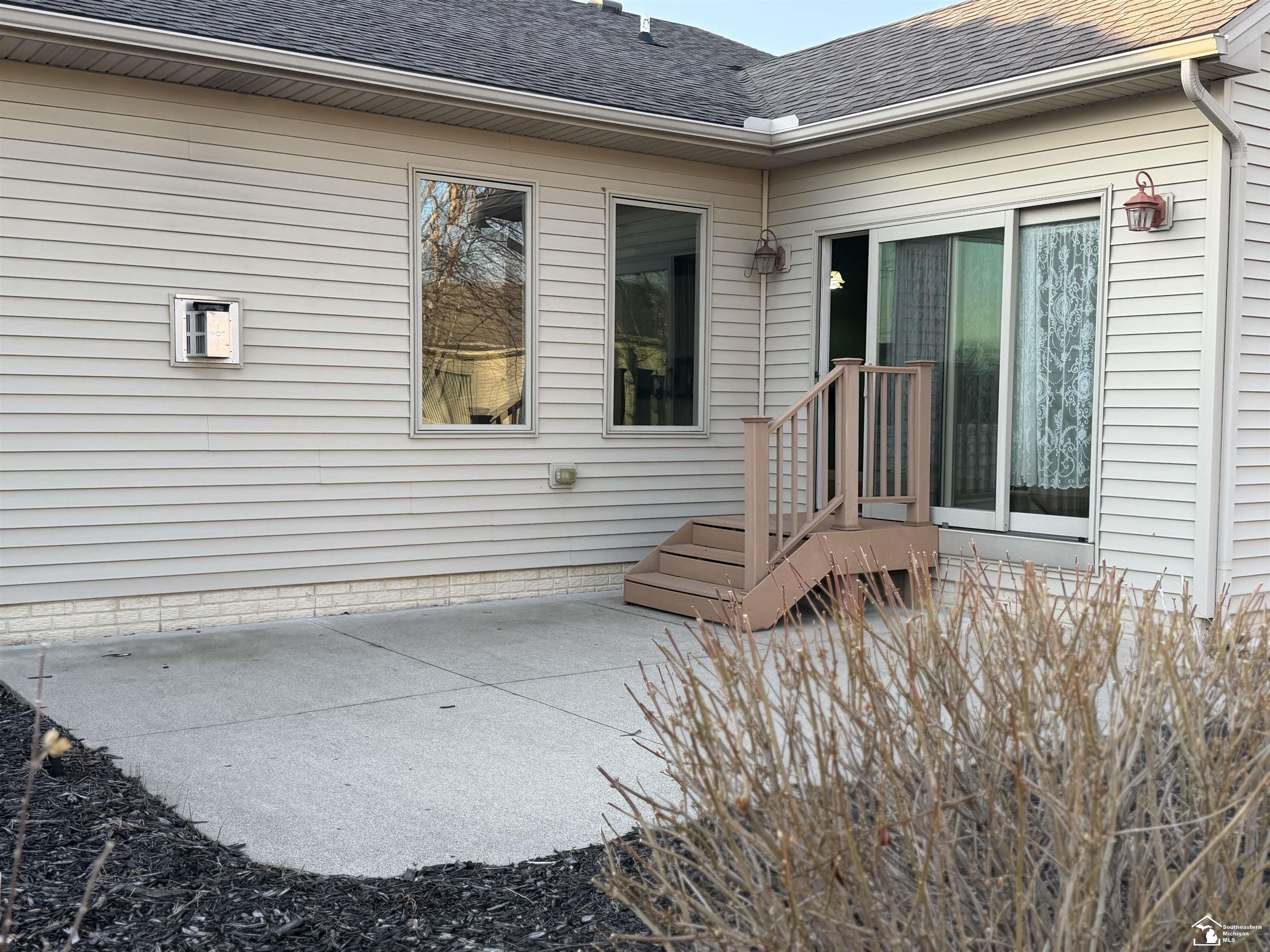 568 Rose Crest Monroe, MI 48162 - Photo 17 of 22 50198339-dd65e214-299d-4026-a599-997b27e45430.JPG