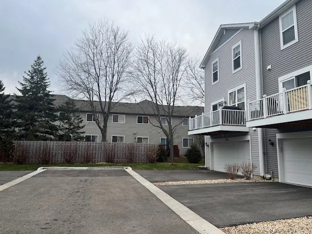 $2,900 | 522 Wolverine Drive, Unit 522, Aurora, IL 60502