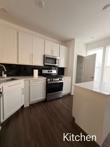 $2,900 | 522 Wolverine Drive, Unit 522, Aurora, IL 60502