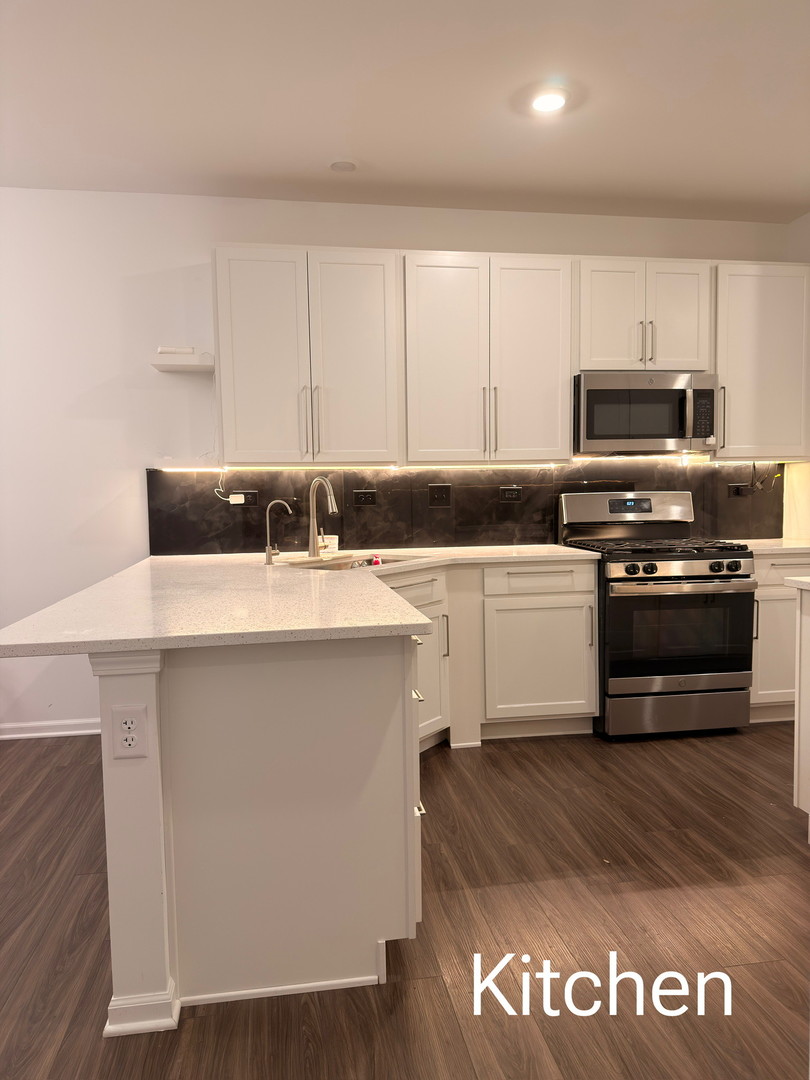 522 Wolverine Drive, Unit 522 Aurora, IL 60502 - Photo 10 of 51