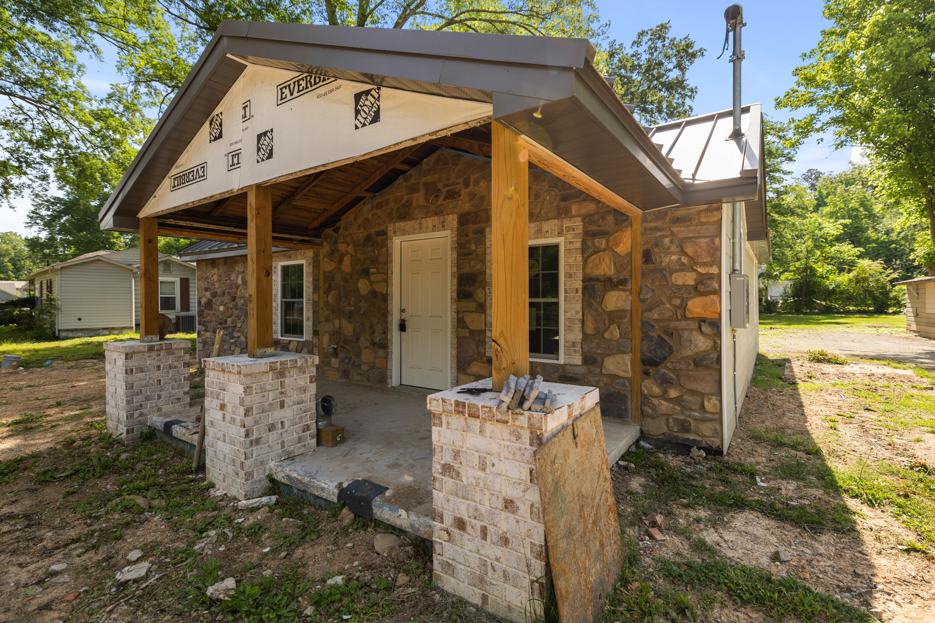 1432 Happy Valley Road Rossville, GA 30741 - Photo 2 of 19 Entryway