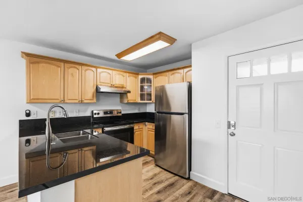 $2,200 | 6434 Akins Avenue, Unit 512, San Diego, CA 92114