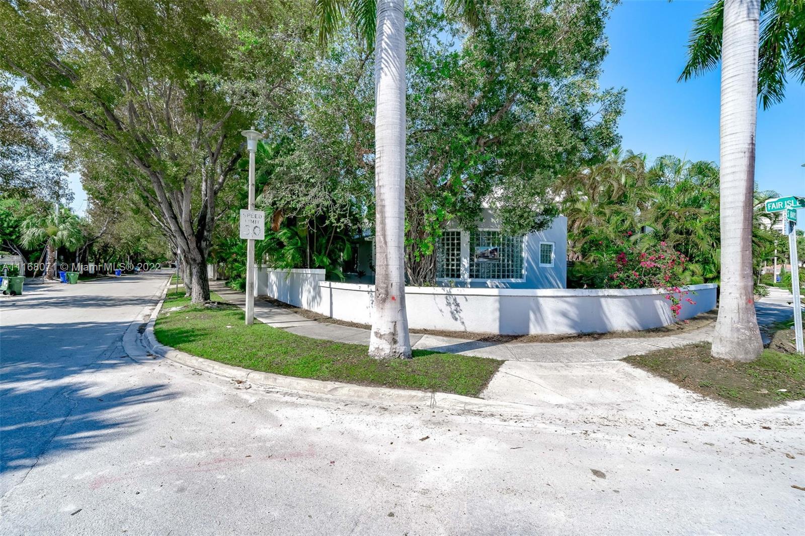 3571 Fair Isle Street Miami, FL 33133 - Photo 34 of 38 a view of a park with trees