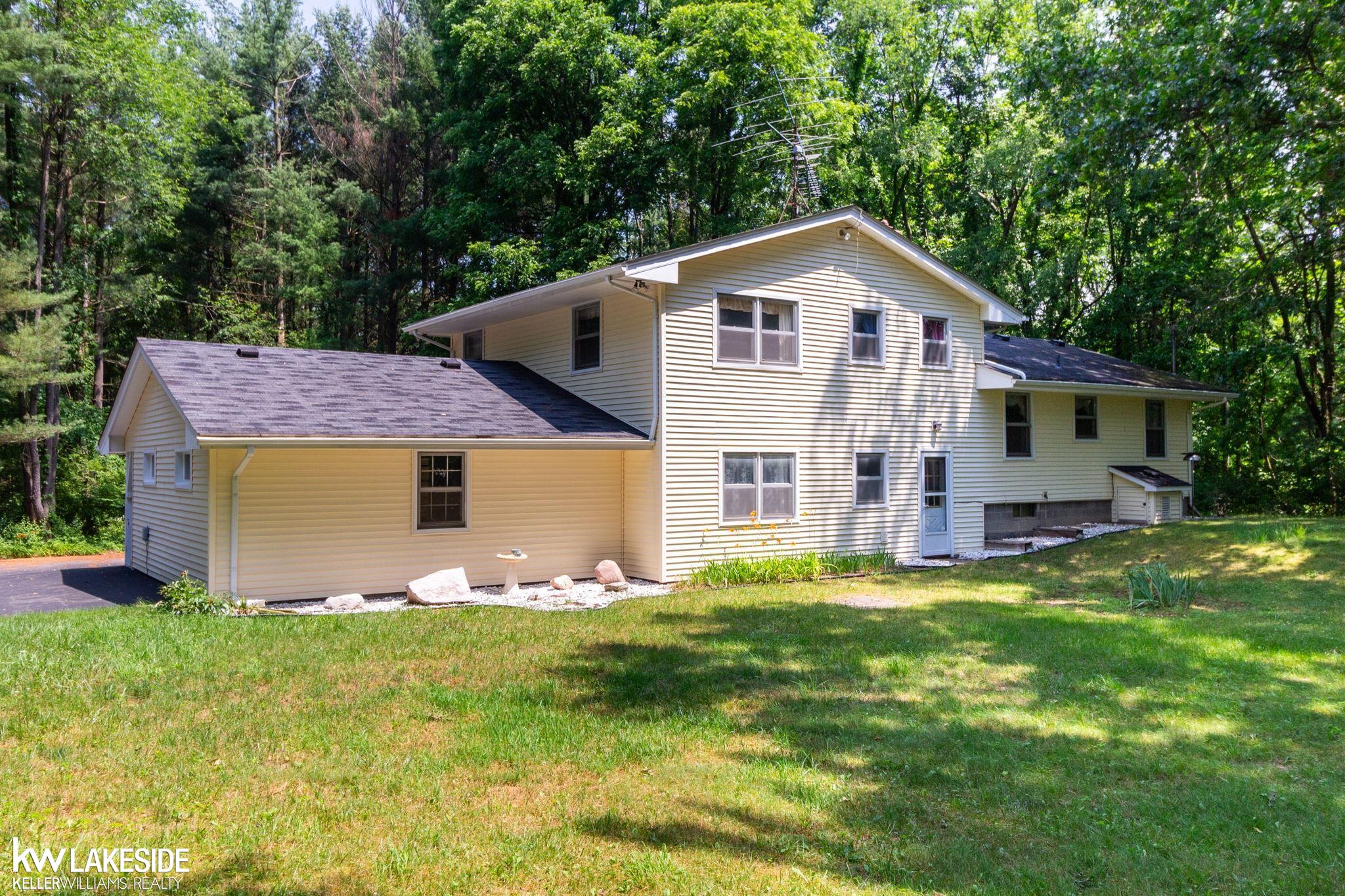 2488 Brighton Road Howell, MI 48843 - Photo 40 of 54 50145920-0fdf7b6d-1995-4399-8998-1be8cf9cc88c.JPG