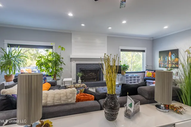 $395,000 | 207 Hickory Hill Drive, Hattiesburg, MS 39402