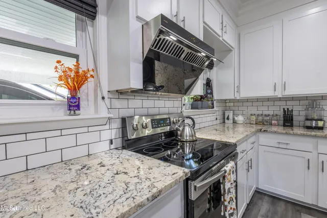 $395,000 | 207 Hickory Hill Drive, Hattiesburg, MS 39402