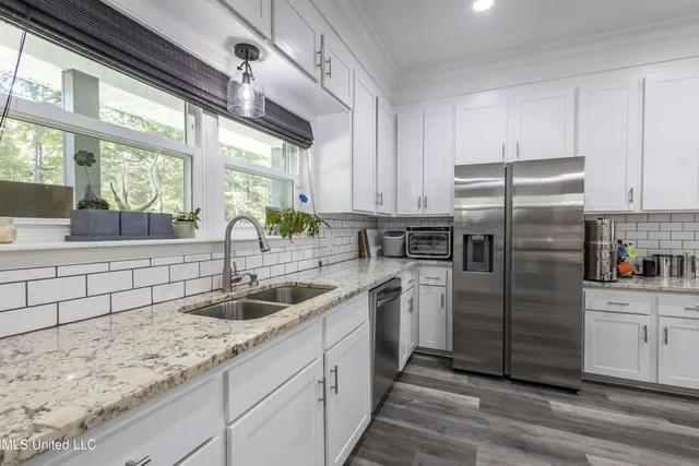 $395,000 | 207 Hickory Hill Drive, Hattiesburg, MS 39402