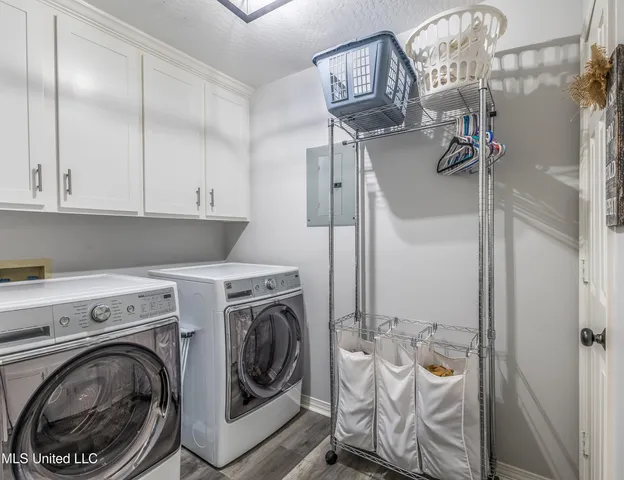 $395,000 | 207 Hickory Hill Drive, Hattiesburg, MS 39402