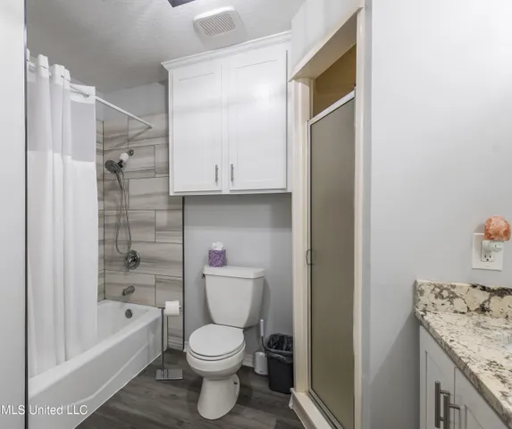 $395,000 | 207 Hickory Hill Drive, Hattiesburg, MS 39402