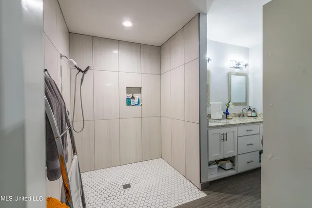 $395,000 | 207 Hickory Hill Drive, Hattiesburg, MS 39402