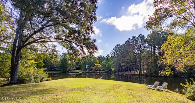 $395,000 | 207 Hickory Hill Drive, Hattiesburg, MS 39402