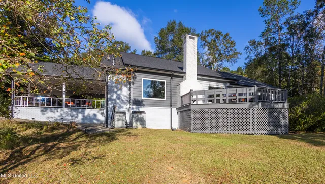 $395,000 | 207 Hickory Hill Drive, Hattiesburg, MS 39402