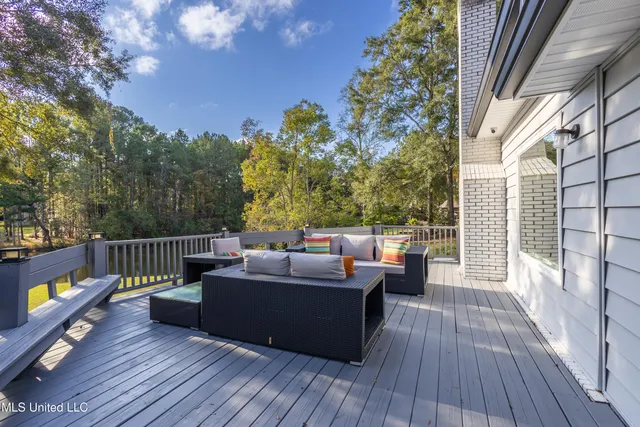 $395,000 | 207 Hickory Hill Drive, Hattiesburg, MS 39402