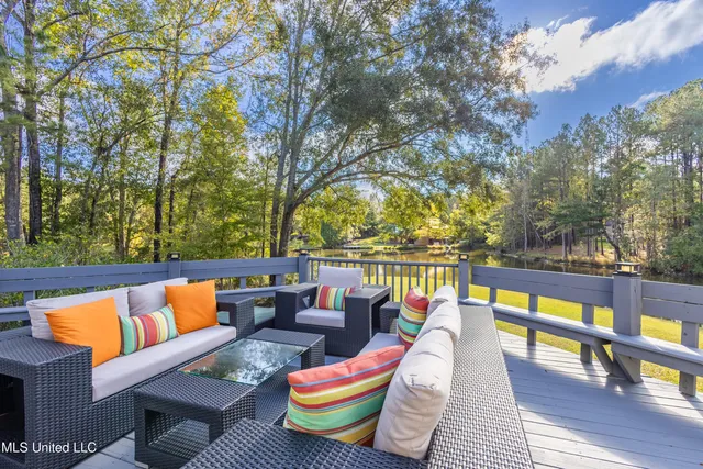 $395,000 | 207 Hickory Hill Drive, Hattiesburg, MS 39402