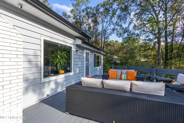 $395,000 | 207 Hickory Hill Drive, Hattiesburg, MS 39402